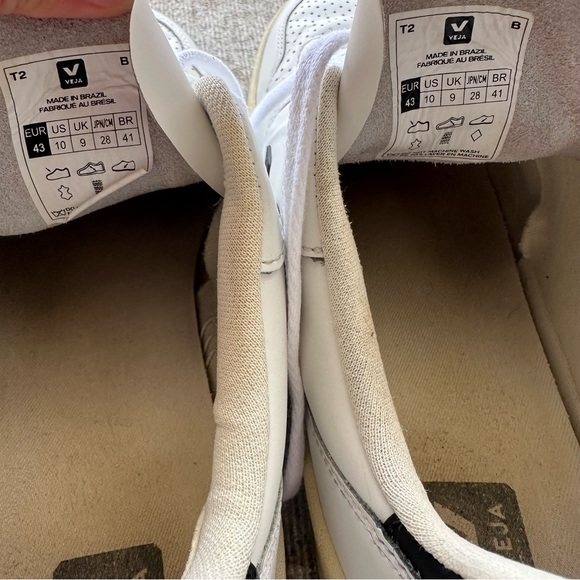 Veja V 10 Lace Up Sneaker sz 10 - Picture 9 of 9